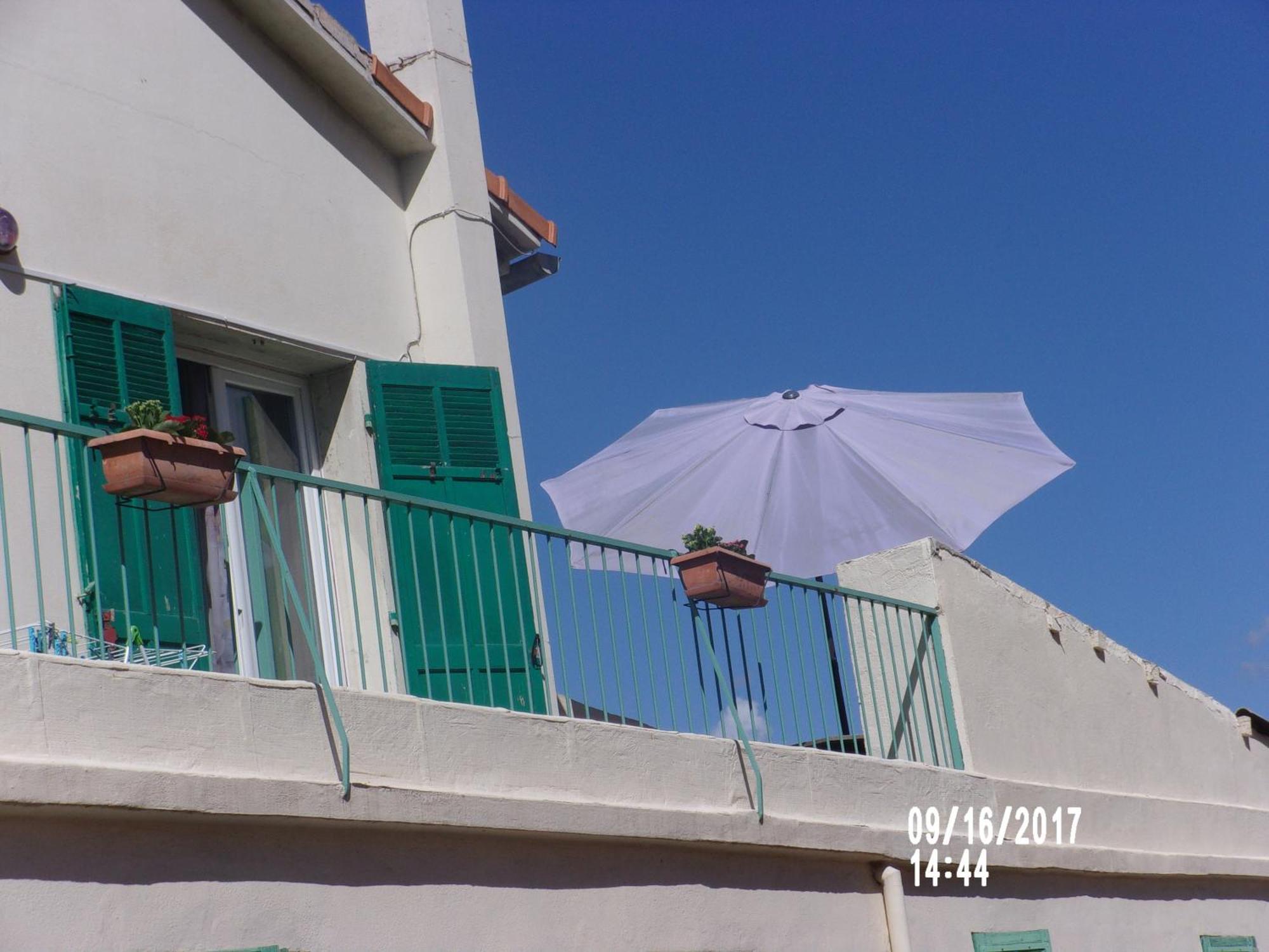 Stud Terras Ville Corniche 2 Pers Stat Gratuit Rue Modif Suivt Possib Et Accord Exclusif Μασσαλία Εξωτερικό φωτογραφία