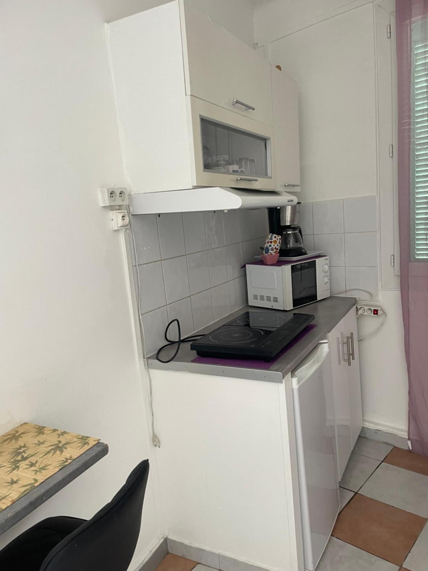 Stud Terras Ville Corniche 2 Pers Stat Gratuit Rue Modif Suivt Possib Et Accord Exclusif Μασσαλία Εξωτερικό φωτογραφία