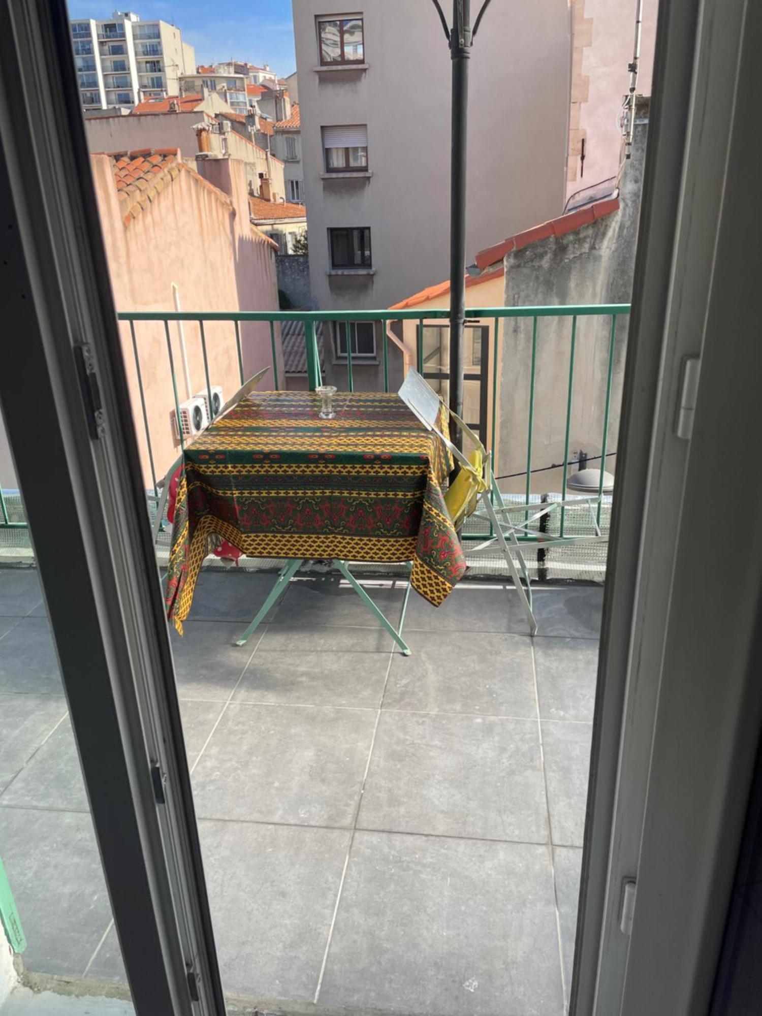 Stud Terras Ville Corniche 2 Pers Stat Gratuit Rue Modif Suivt Possib Et Accord Exclusif Μασσαλία Εξωτερικό φωτογραφία