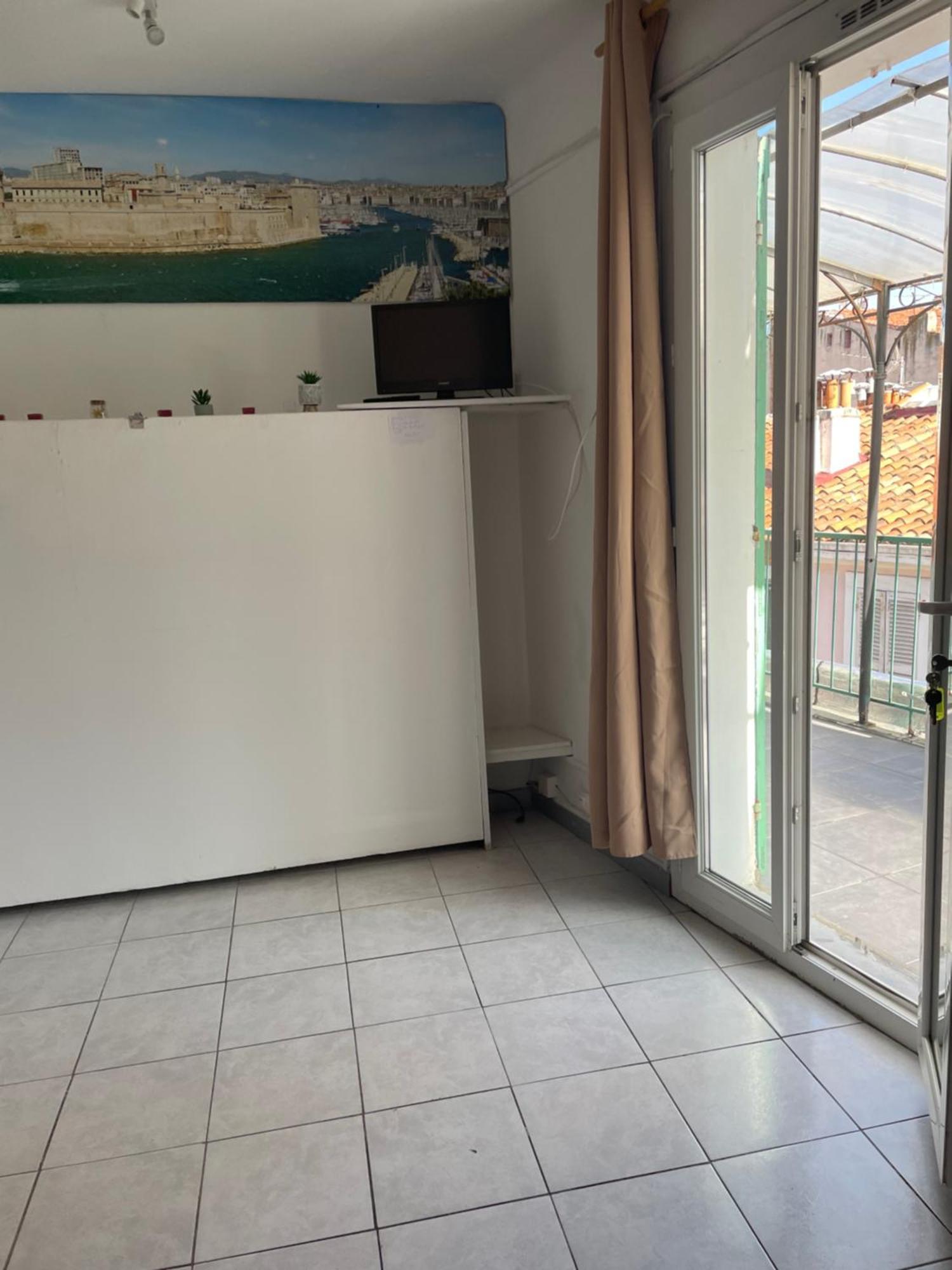 Stud Terras Ville Corniche 2 Pers Stat Gratuit Rue Modif Suivt Possib Et Accord Exclusif Μασσαλία Εξωτερικό φωτογραφία